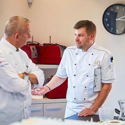 Proniknou ženy mezi gastronomickou elitu? Naznačuje to soutěž KU Young Chef 2019